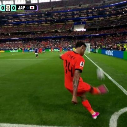 Cabeceio defendido por Malen aos 33 min do 1º tempo Holanda x Japão