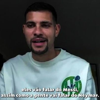 Bruno Guimarães cita Messi e CR7 para explicar reverência a Neymar