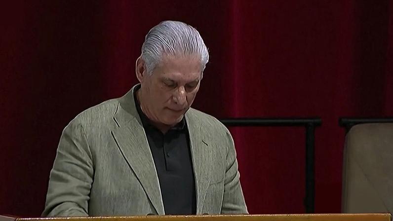 Cuba anuncia reformas econômicas sem precedentes para conter crise