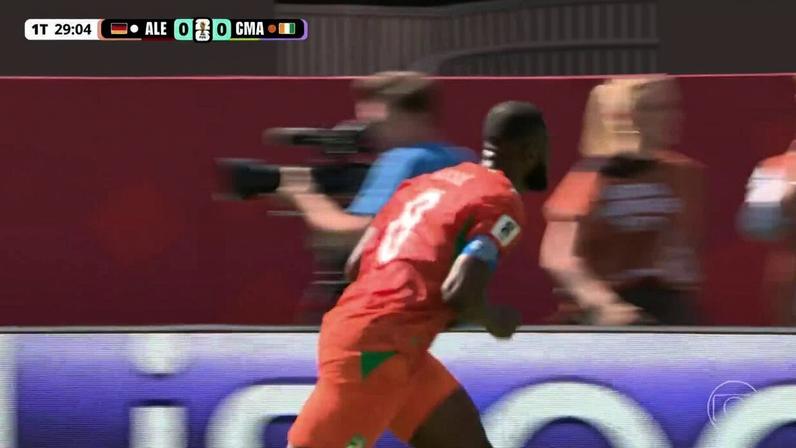 Kessié marca aos 29 min do 1º tempo pela Costa do Marfim contra a Alemanha