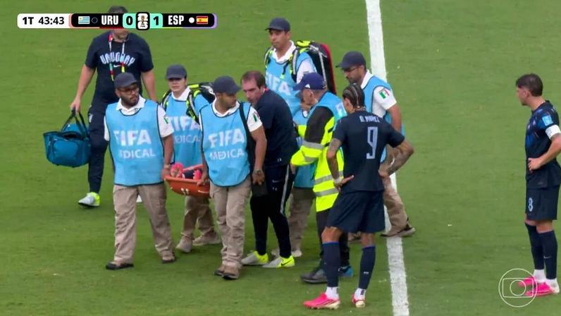Ugarte se lesiona no 1º tempo e De la Cruz entra contra Espanha
