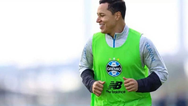 Marlon não atua desde 19 de março, quando fraturou o tornozelo direito –