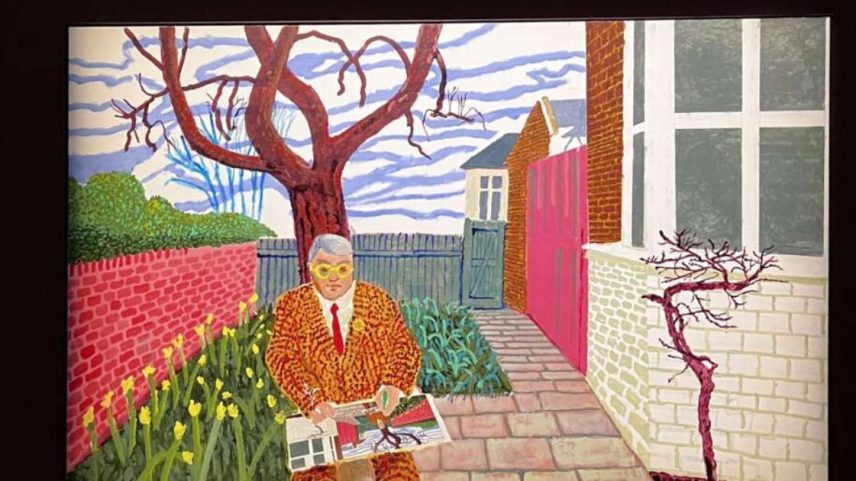 Autorretrato de David Hockney na Fundação Louis Vuitton, em Paris.