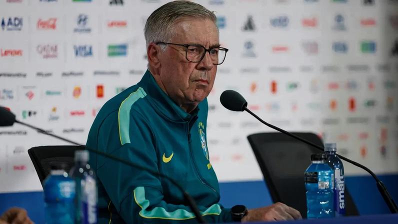 Carlo Ancelotti durante coletiva na véspera da estreia na Copa do Mundo 2026