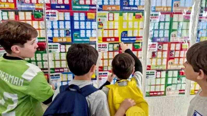 Álbum da Copa vira ferramenta de educação ambiental em escola –