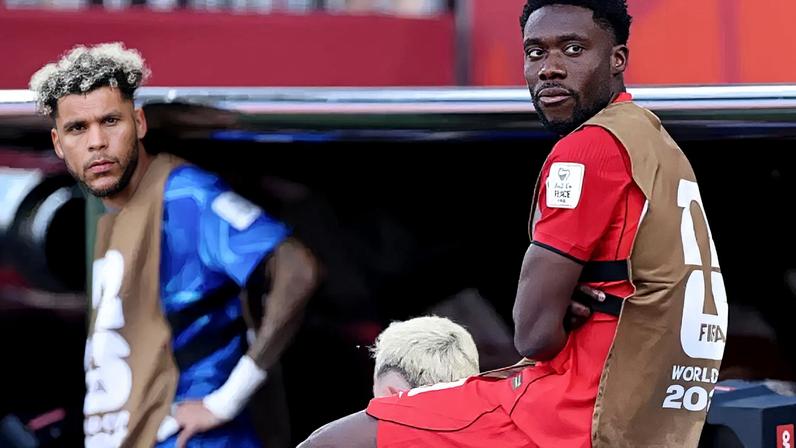 Alphonso Davies durante Canadá x Bósnia na última sexta-feira (Photo by Charlotte Wilson/Getty Images)
