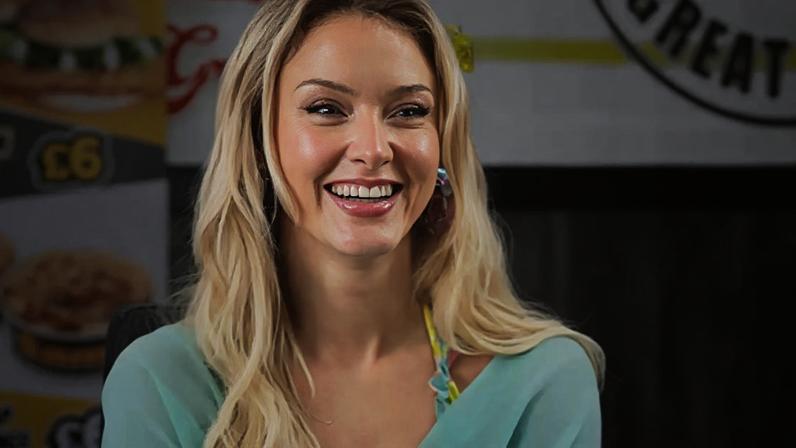 Foto: Youtube | CHICKEN SHOP DATE