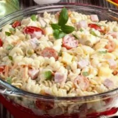 Salada de Macarrão prática, versátil e saborosa