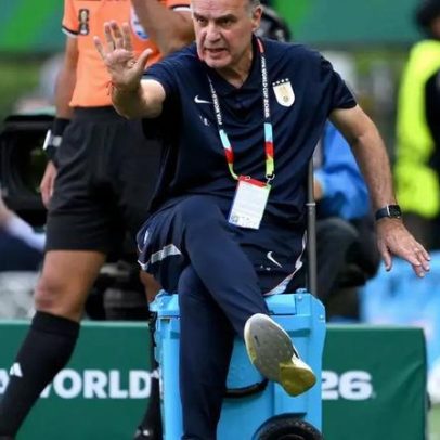 Uruguai cai na fase de grupos; Bielsa comenta substituição de Muslera