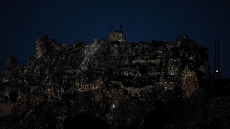 Vista do castelo de Beaufort, no Líbano, em 31 de maio de 2026, após o Exército israelense anunciar ter tomado o local. Uma bandeira de Israel foi hasteada no topo da fortaleza.