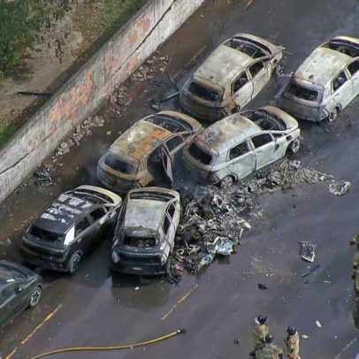Imagens mostram helicópteros e incêndio após colisão no Rio