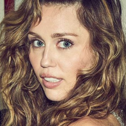 Miley Cyrus instiga curiosidade na Calçada da Fama; web aposta em Barbie oficial