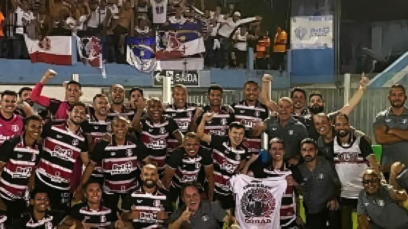 Jogadores do Santa Cruz.