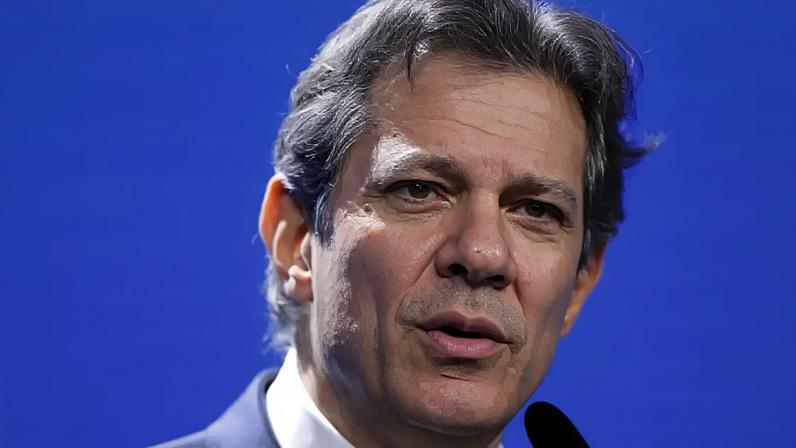 Ex-ministro da Fazenda, Fernando Haddad criticou Flávio Bolsonaro e rebateu críticas de Tarcísio de Freitas