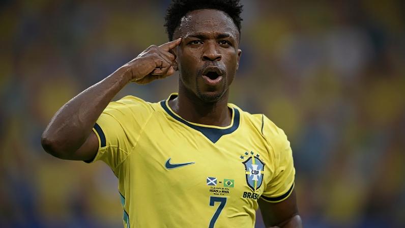 Imprensa internacional repercute choro de Vini Jr –