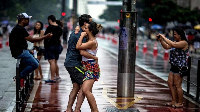 Dia dos Namorados em SP terá chuva e temperatura até 21°C