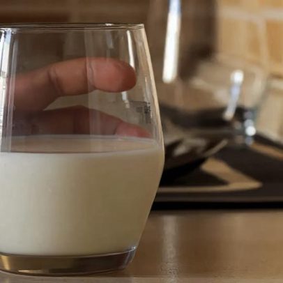 Leite cru, pasteurizado ou longa vida: entenda as diferenças