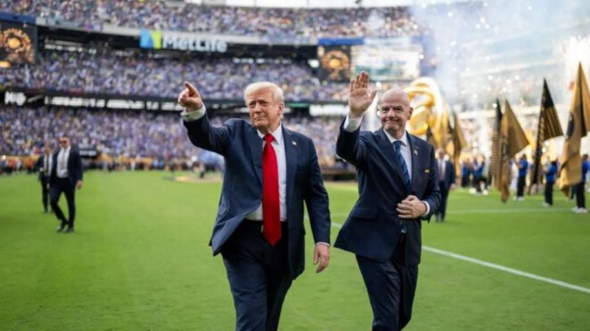 Donald Trump e Gianni Infantino na final do Mundial de Clubes de 2025.