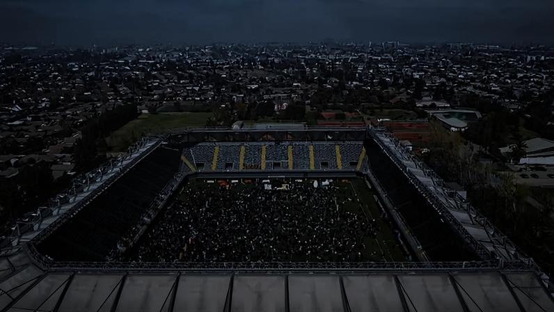 Estádio Bicentenário, no Chile, lotado para evento com álbum da Copa