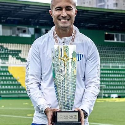 Técnico do Avaí celebra título da Copa Sul-Sudeste
