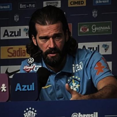 Alisson defende Ancelotti, rebate críticas e projeta hexa na estreia da Copa