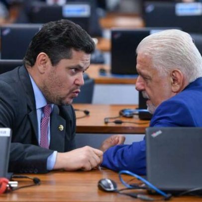 Alcolumbre envia solidariedade a Jaques Wagner, ressalta presunção de inocência