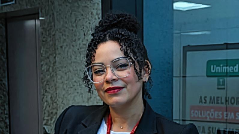Taty precisa de nós: a luta de uma mãe solo pela reabilitação após um acidente