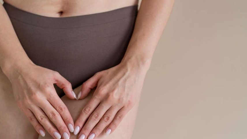 O clitóris aumentado pode gerar constrangimento na vida sexual: impacto na autoestima