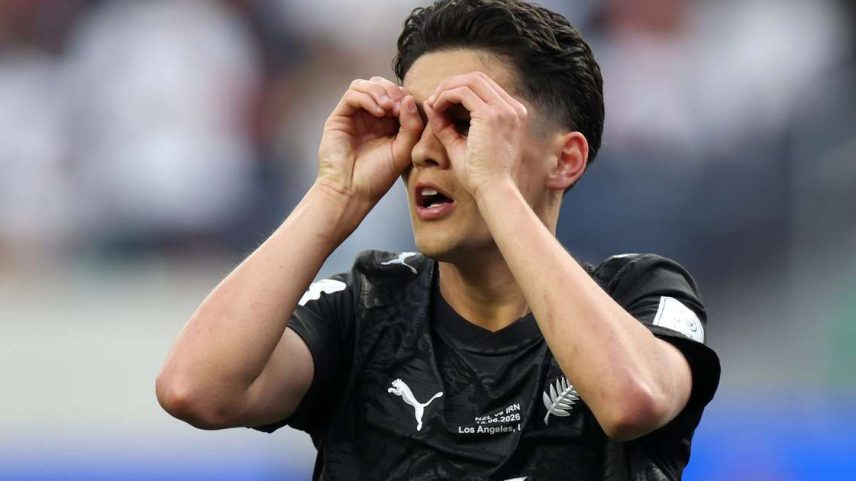 Elijah Just comemora primeiro gol feito contra o Irã -
