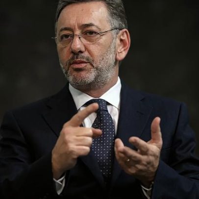 Cota para carros elétricos é renovada, montadoras ainda se instalam diz ministro