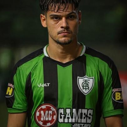 Vasco anuncia chegada de lateral-esquerdo e reforça reformulação do elenco