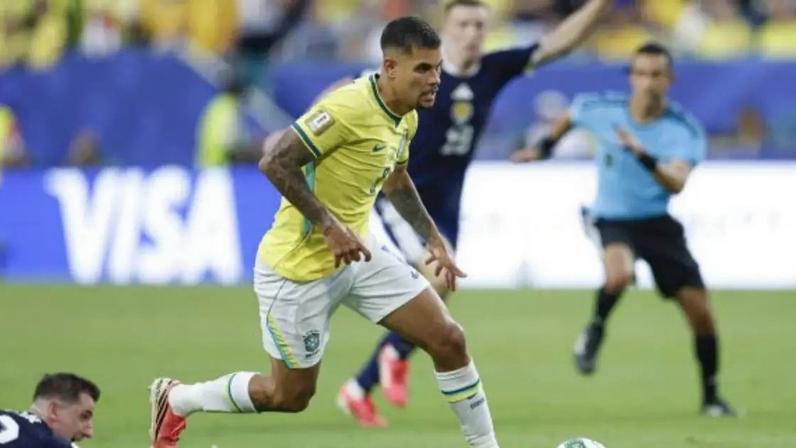 Bruno Guimarães correu 12,1 quilômetros na vitória do Brasil sobre a Escócia –