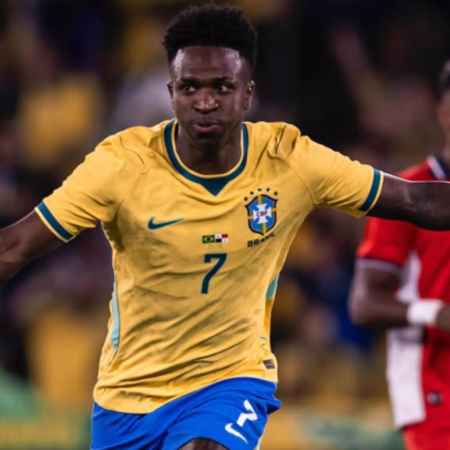 Exercícios rápidos durante o intervalo das partidas da Copa promovem bem-estar