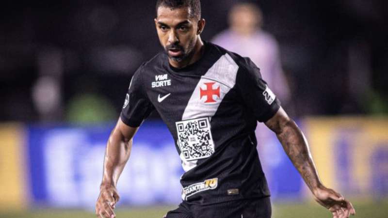 O lateral marcou um gol pela Seleção –