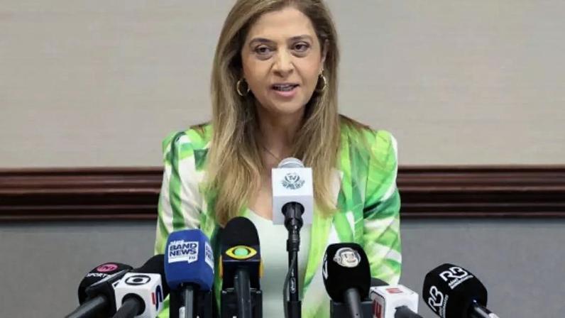Faixa da Mancha Alviverde em protesto em 2023 –