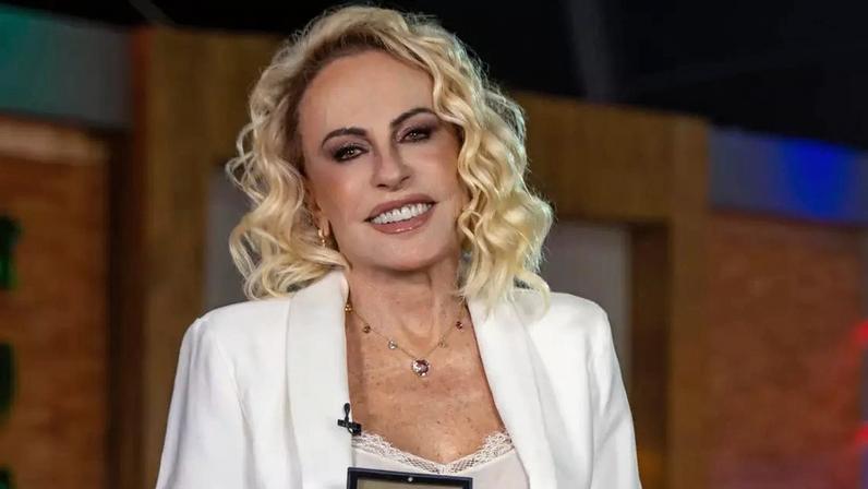 O segredo de Ana Maria Braga, hoje aos 77 anos, para viver até os 110: 'Para isso, eu preciso comer direito, dormir direito e fazer ginástica'.