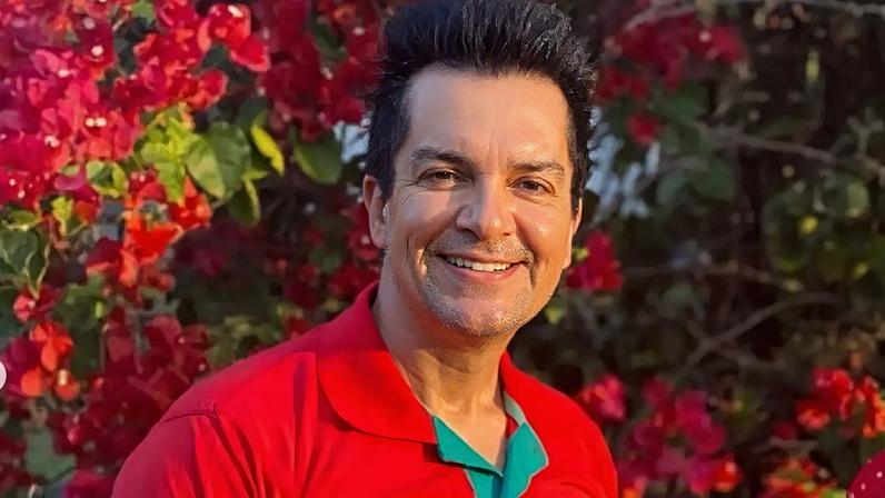 Régis Danese registrou o incêndio em sua residência e tranquilizou os seguidores ao informar que ninguém ficou ferido
