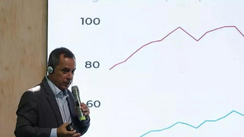 Coelho observa que o Brasil caminha para se tornar um dos cinco maiores produtores e exportadores de petróleo