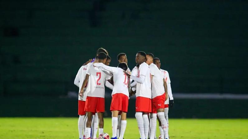 Jogadores do time sub-20 do Red Bull Bragantino.