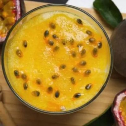 Mousse de maracujá fit fica pronto em minutos sem leite condensado