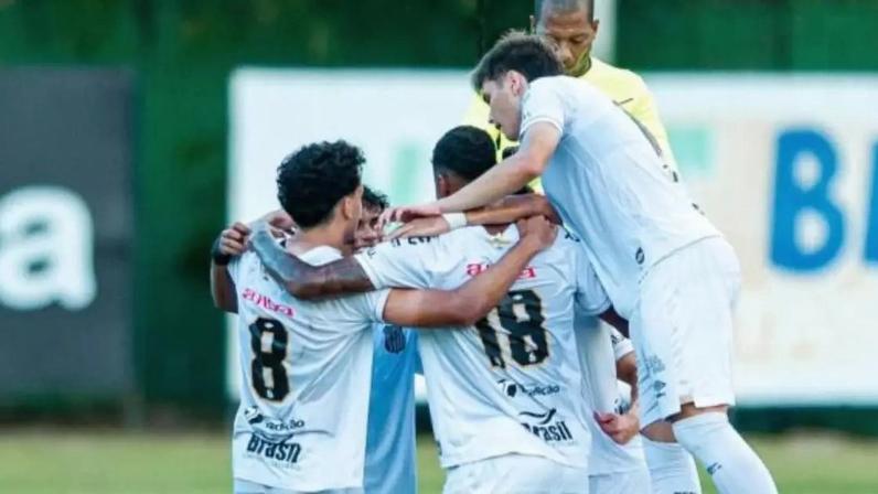 Santos venceu o Vitória por 2 a 1, no CT Manoel Barradas, em Salvador –