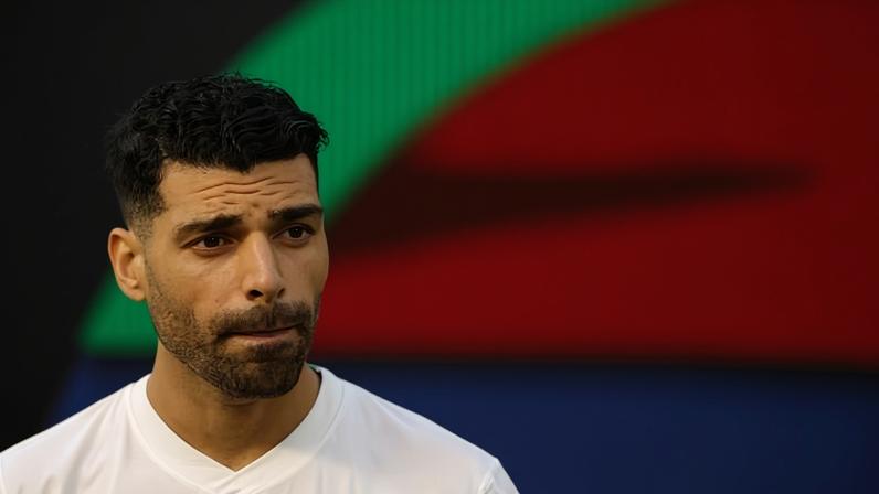 Mehdi Taremi, do Irã, antes do jogo contra a Nova Zelândia na Copa do Mundo