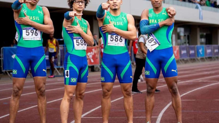 Ouro para o revezamento 4×100 m (Foto: Sebastian Lasurra)