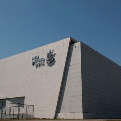 Corinthians inicia troca do gramado da Neo Química Arena