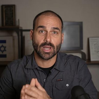 Eduardo Bolsonaro acompanha estreia de Dark Horse nos EUA