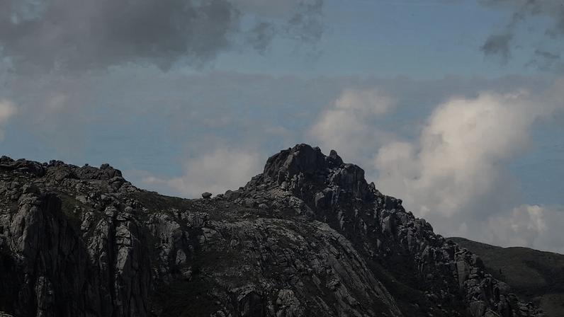 As maiores montanhas do Brasil revelam paisagens imponentes