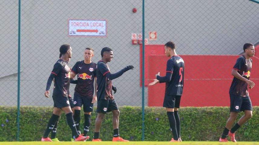 Jogadores do time sub-20 do Red Bull Bragantino.