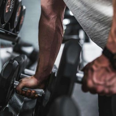 Minutos de musculação por semana reduzem mortalidade, aponta ciência