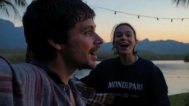 João Lucas e Bruna Marquezine