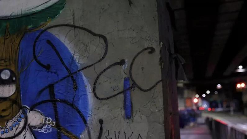 Grafite com as letras “PCC” em um muro de São Paulo, em 31 de maio de 2026.